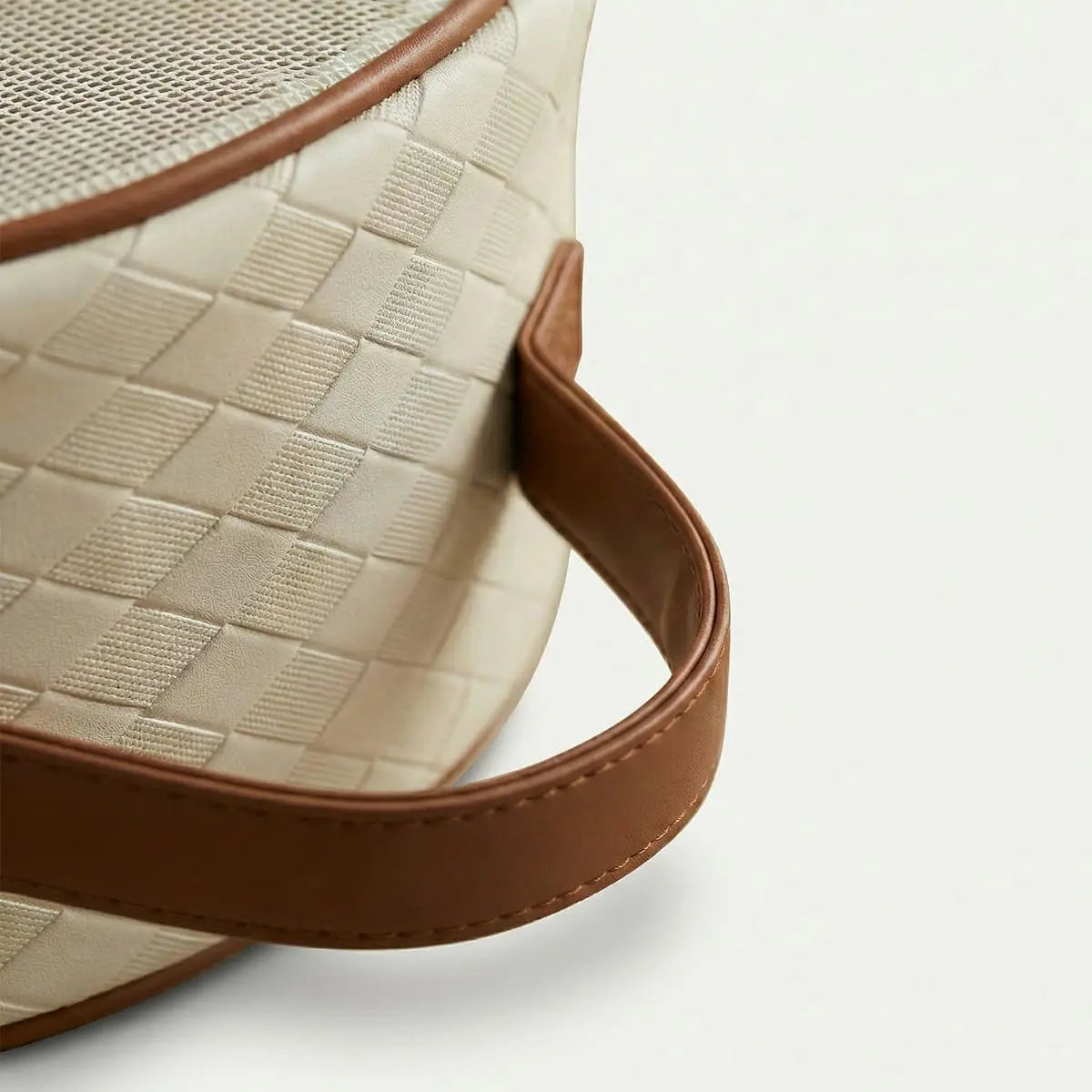 The Woven Sanctuary | Breathable Fluted Window Bird Carrier Petit Pets